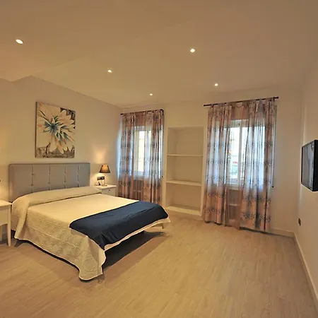 Terrazas Plaza Arenal 5 Dormitorios 4 Banos Apartament *